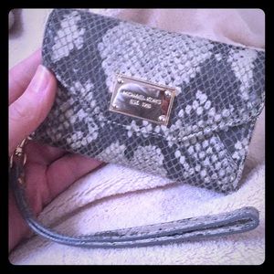 Micheal Kors wristlet