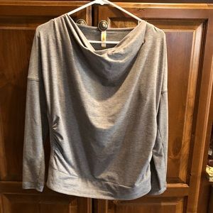 Lucy Maternity Activewear Pullover Size XS