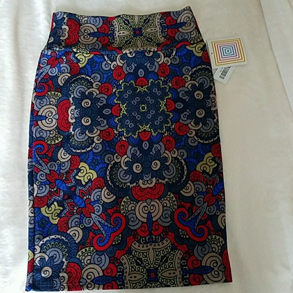 NWT LuLaRoe XS Cassie style skirt