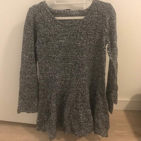 Sweater and matching scarf - Picture 2 of 6