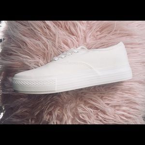 White Canvas Shoe