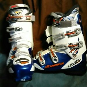 New Men's Nordica Cruise 70 Ski Boots 27.5