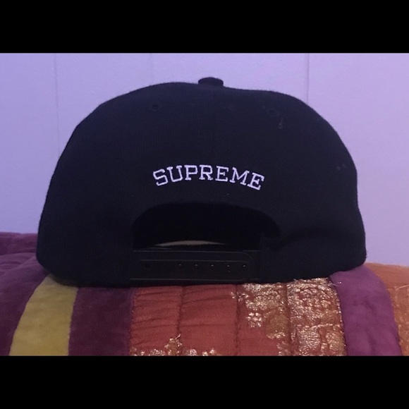Supreme SnapBack hat