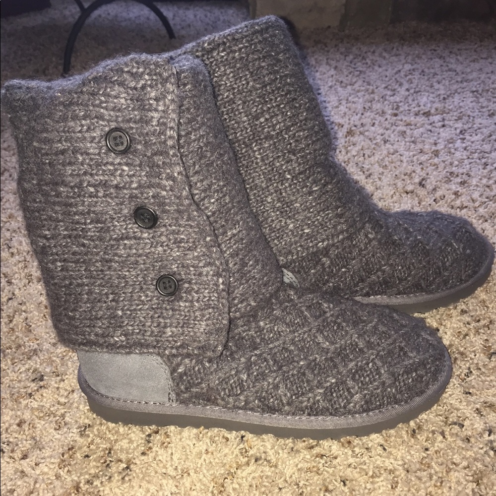 Never been worn UGG boots size 9!