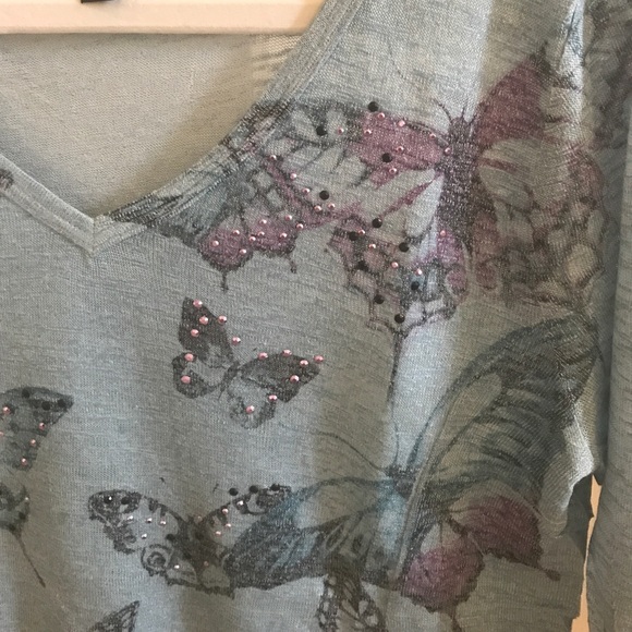 Butterfly long sleeve shirt - Picture 2 of 2