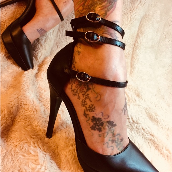 Gorgeous brand new ankle strap heels worn once - Picture 2 of 2