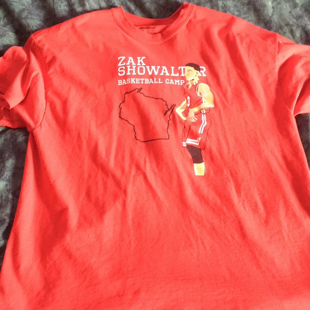 Zak showalter (wisconsin badgers) autograph shirt