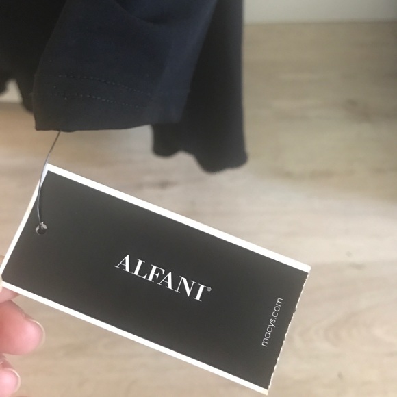 Beautiful black long sleeve shirt - Picture 3 of 4