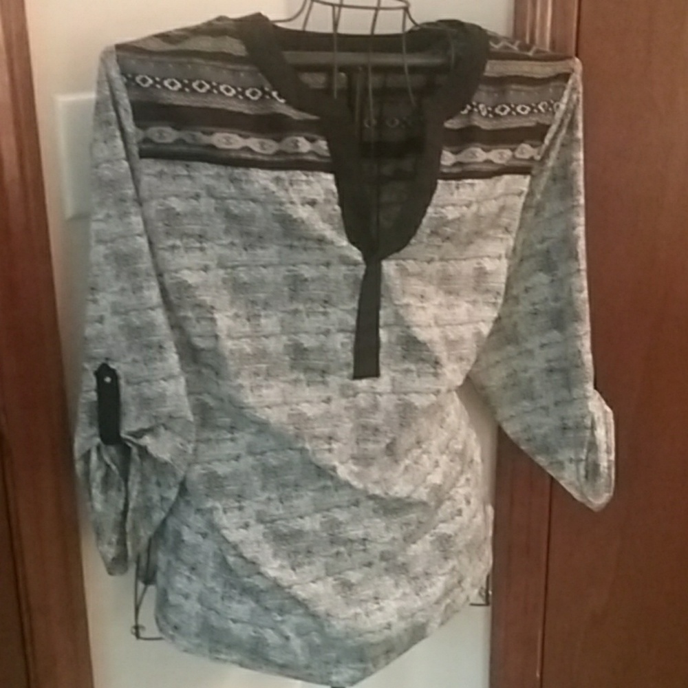 Lightweight tunic with blacks and charcoals