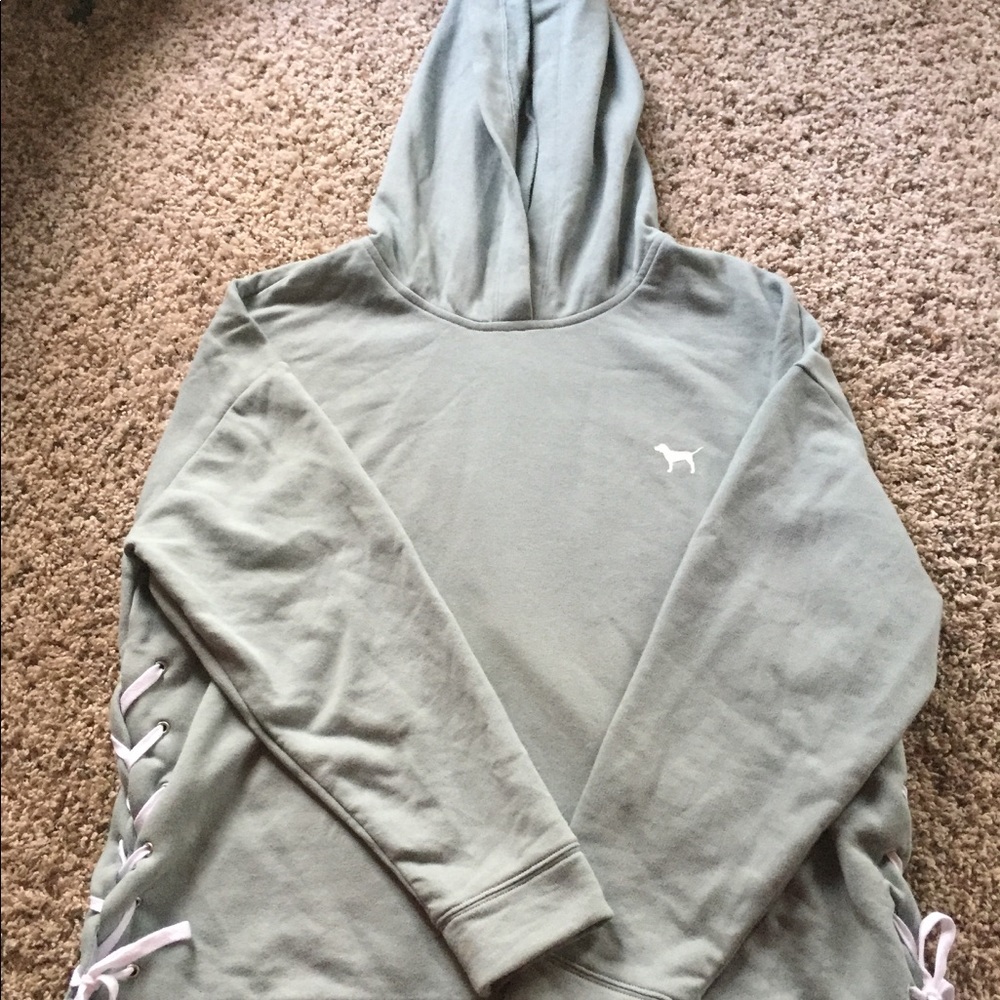 Never been worn PINK hoodie, size Medium!