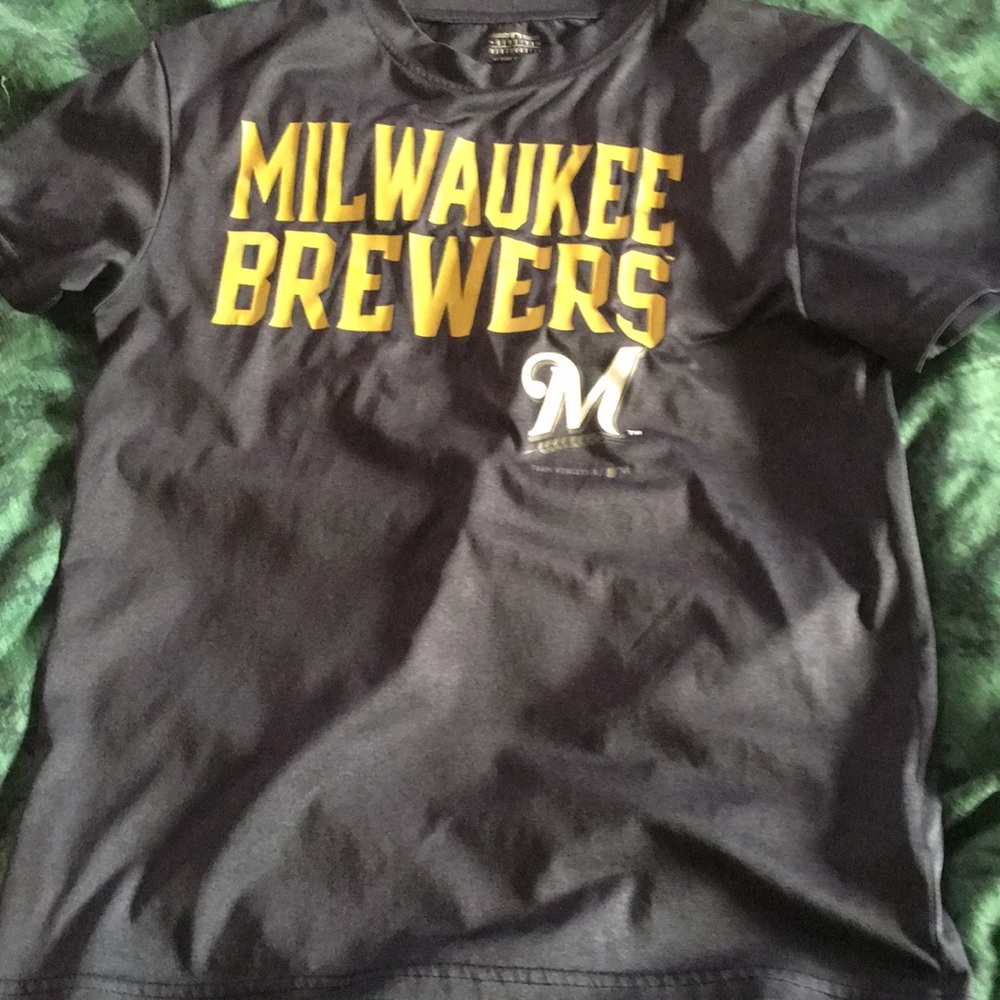 Milwaukee brewers t-shirt (perfect condition)