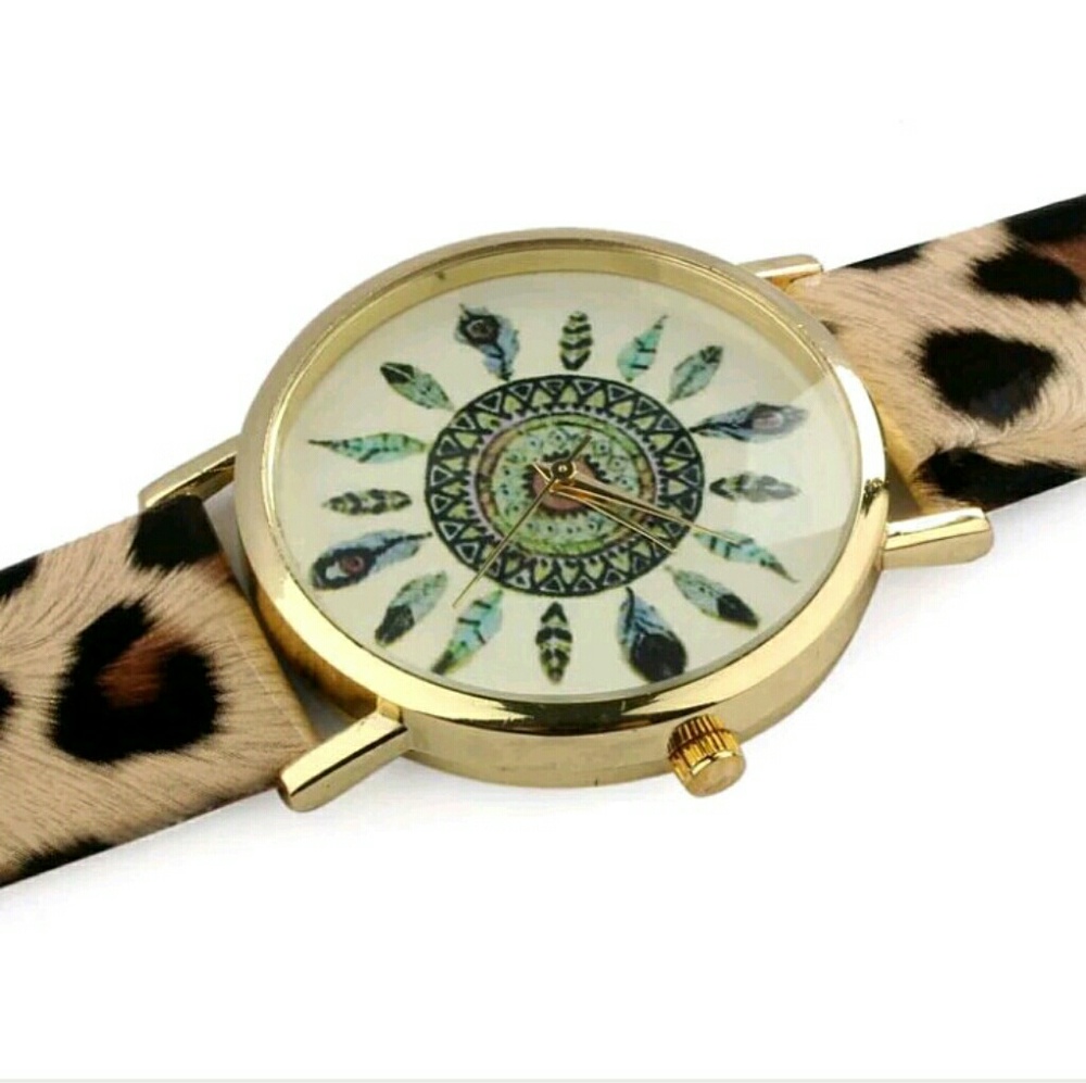 Watch. Leopard print band. Lg face, Boho style