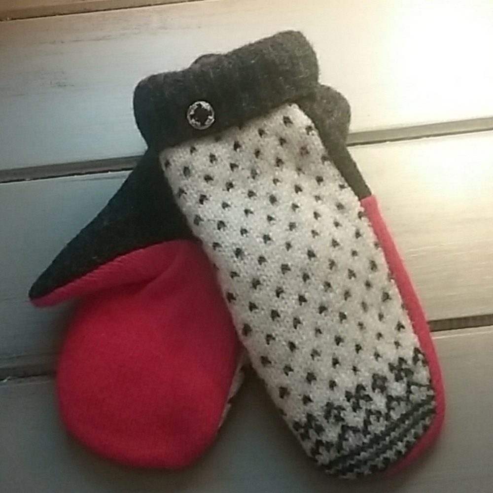 Beautiful sweater mittens
