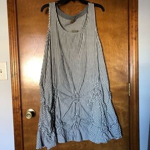 Sleeveless linen dress