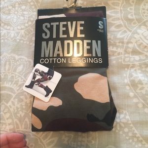 Steve Madden camo leggings