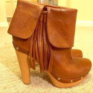 Studded platform brown cognac booties 7.5