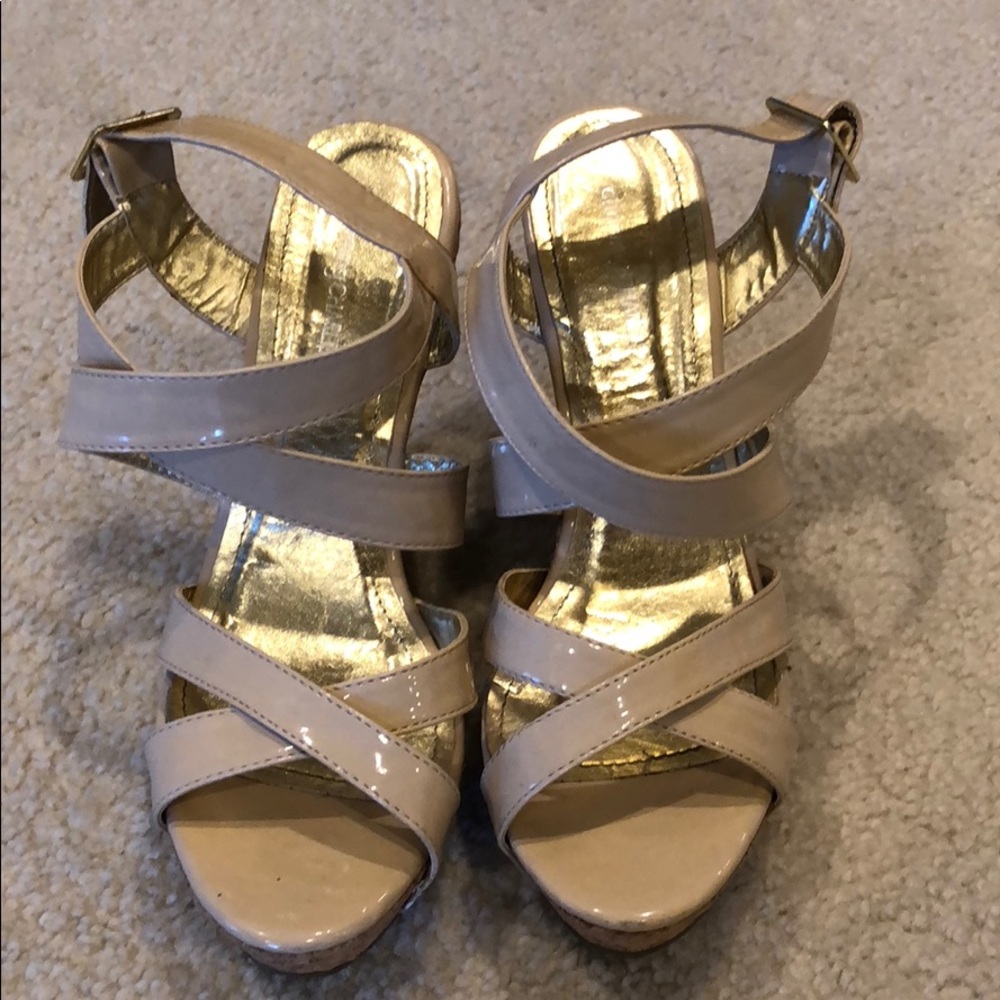 Women’s wedge sandals