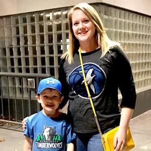 Meet your Posher, Danielle