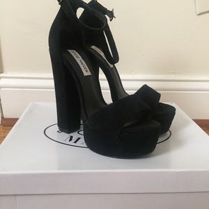 Steve Madden Gonzo Black Velvet heels