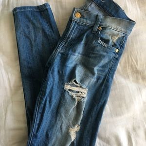 Light wash Ripped jeggings