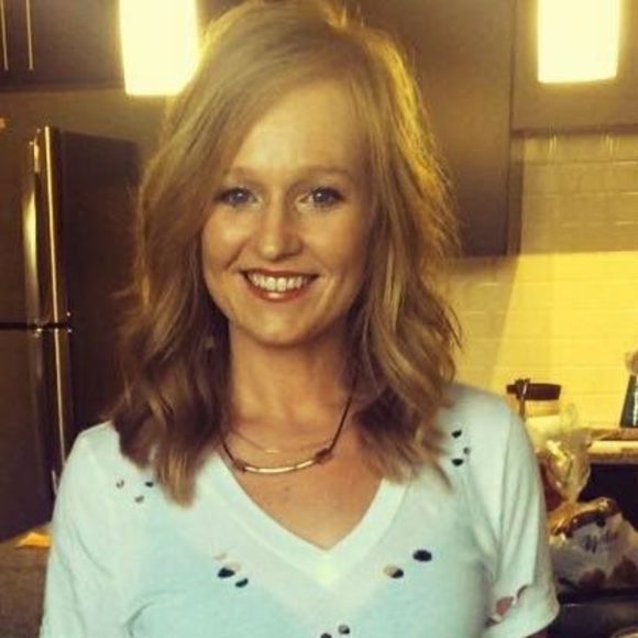 Meet your Posher, Stefani - Picture 1 of 1