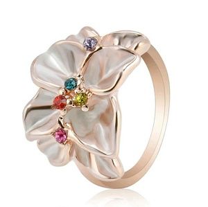 Beautiful Enamel Flower and stones Ring. gold plat