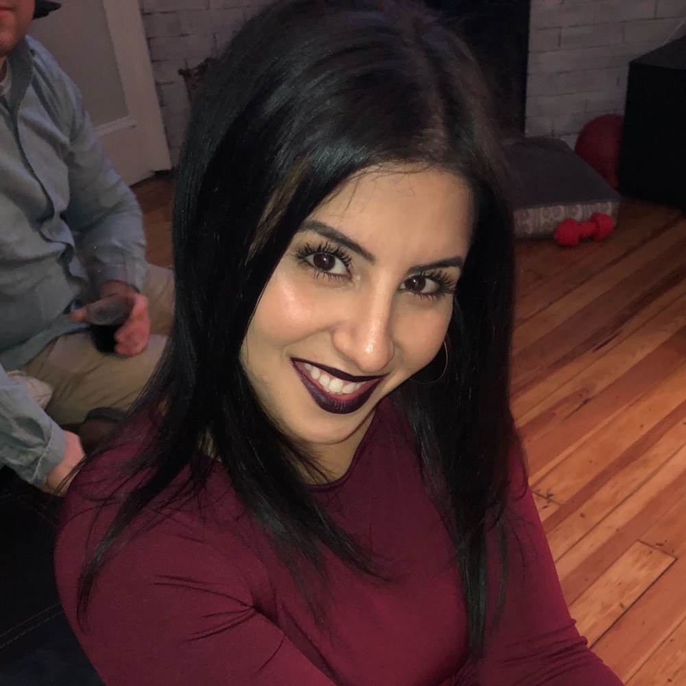 Meet your Posher, Monique