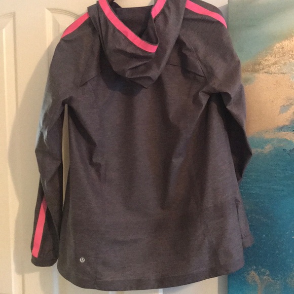 Lululemon rain jacket - Picture 2 of 3