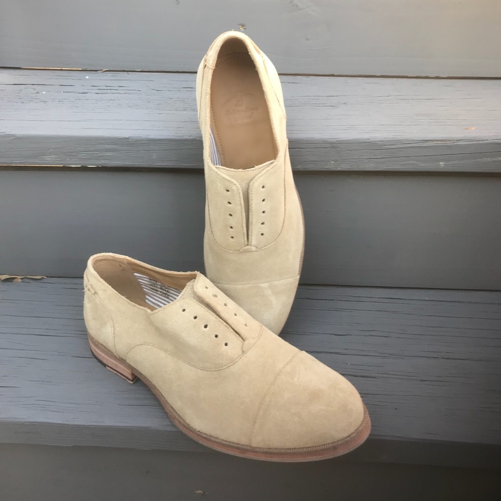 New J Shoe Baily Laceless Cap- Toed Oxford Suede