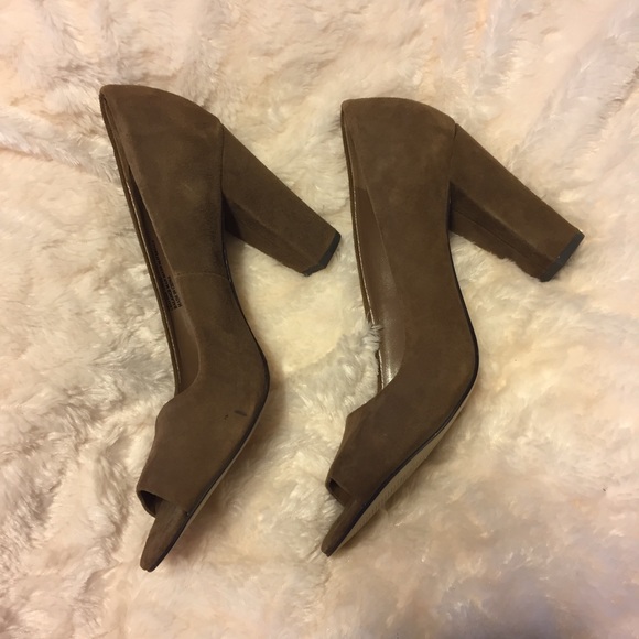 Franco Sarto Genuine Suede Pumps - Picture 3 of 4