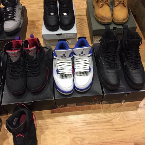 Athletic_Shoes