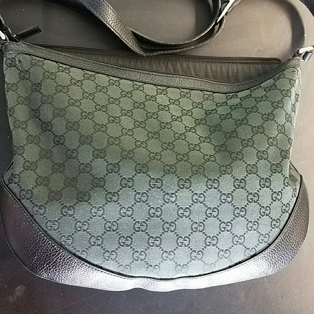 Authentic Gucci Crossbody bag