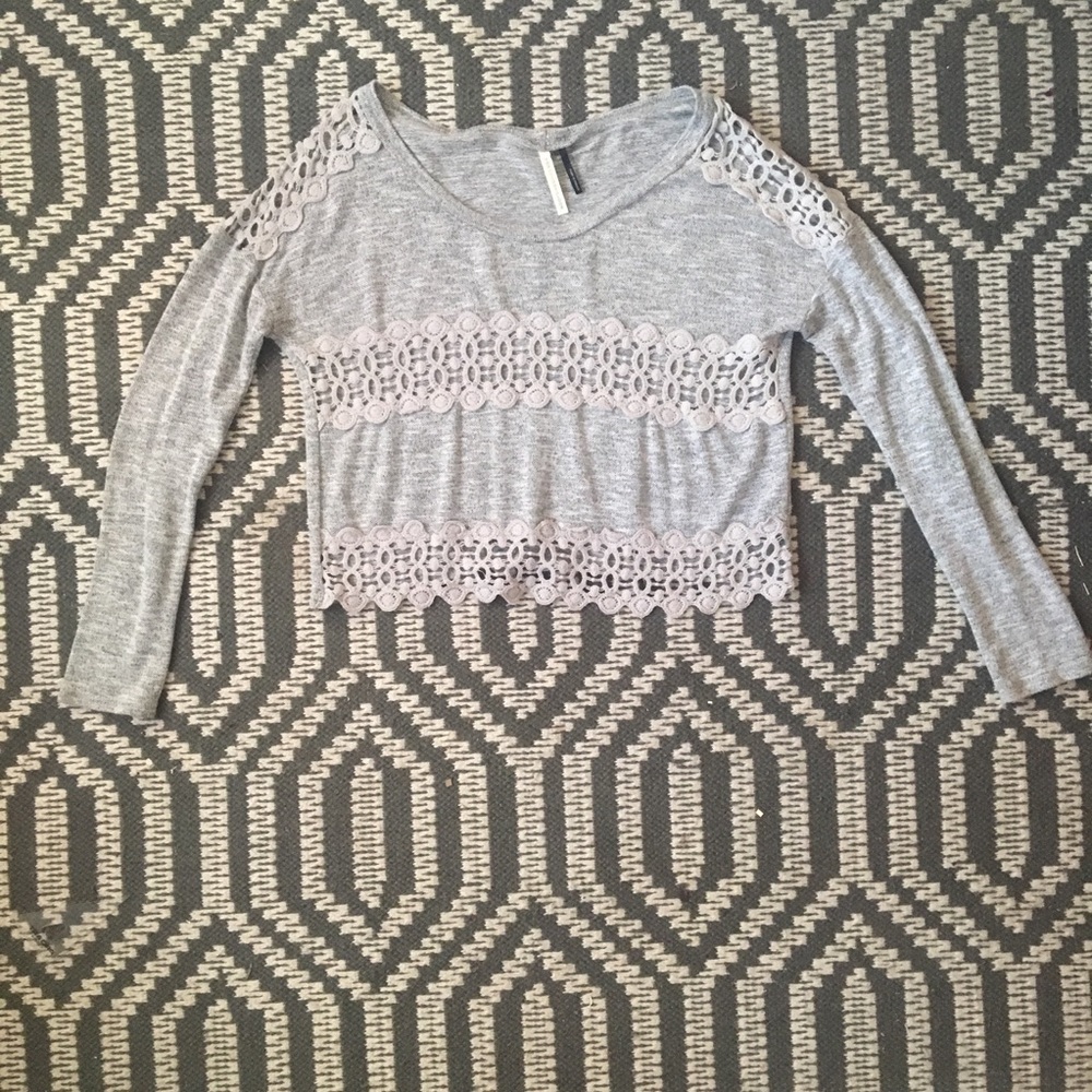 GRAY CROP TOP