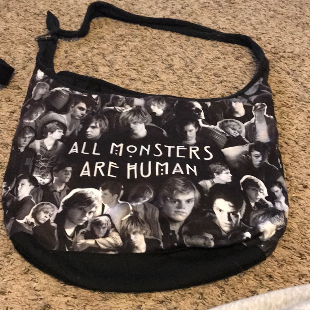 🖤HOT TOPIC hobo bag🖤