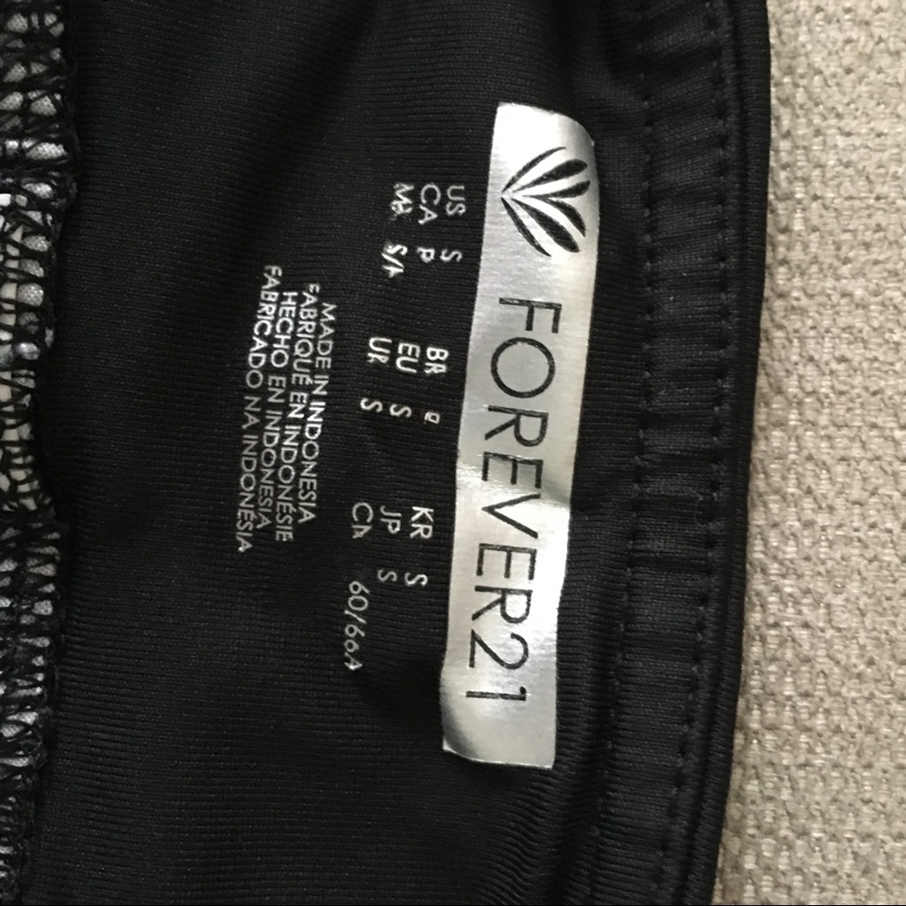 Forever 21 Pattern Active Capris w/ Mesh - Picture 4 of 4