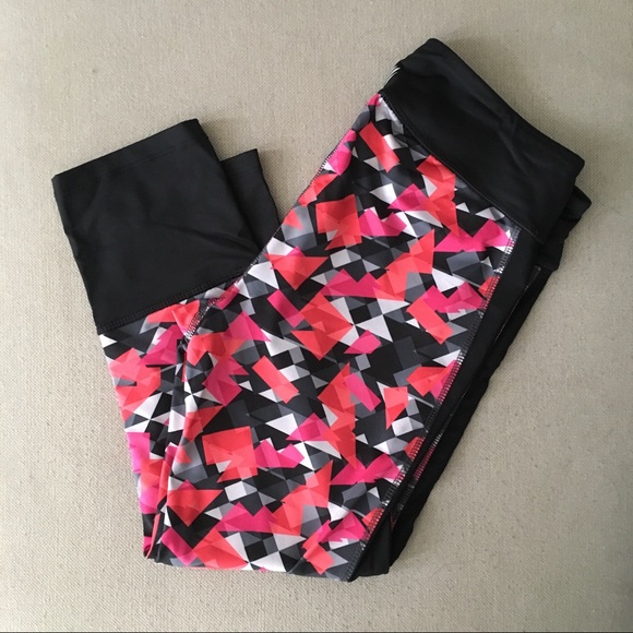 Forever 21 Pants - Forever 21 Pattern Active Capris w/ Mesh