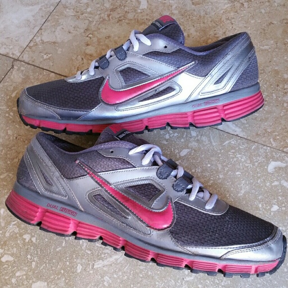 Nike Shoes - NiKe DuAl FuSi0n ST