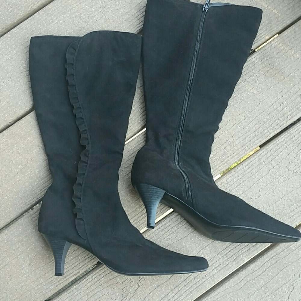 Black boots