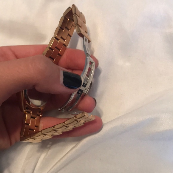 Kate Spade watch - Picture 2 of 3