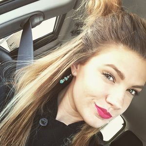 Meet your Posher, Kacie