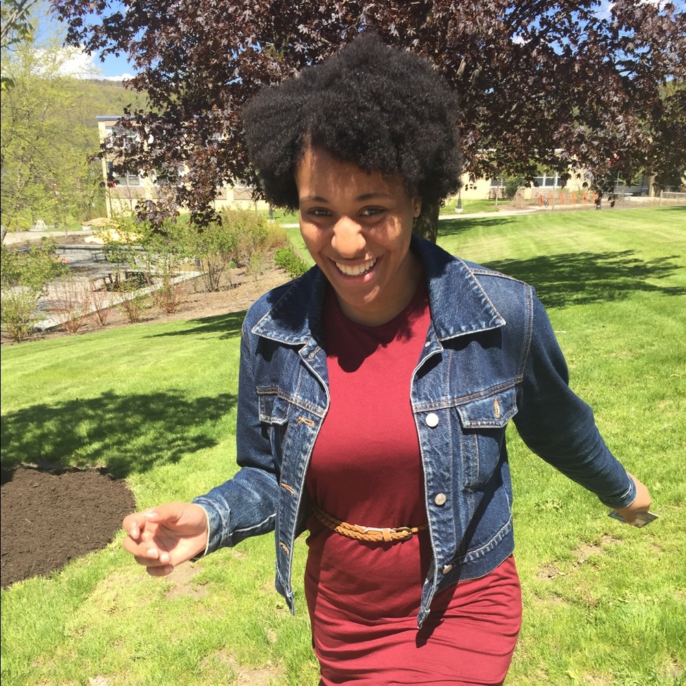 Meet your Posher, Nakia