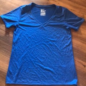 Nike women’s tee
