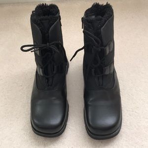 Women’s Black Thinsulate Snow Boots