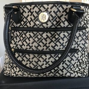 ❗️BRAND NEW❗️Tommy Hilfiger tote with TAGS