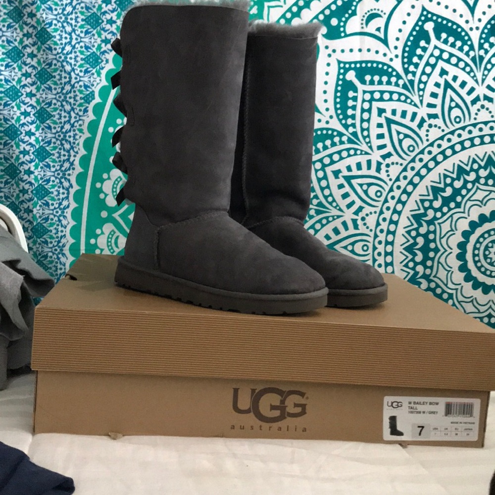 Grey ugg boots