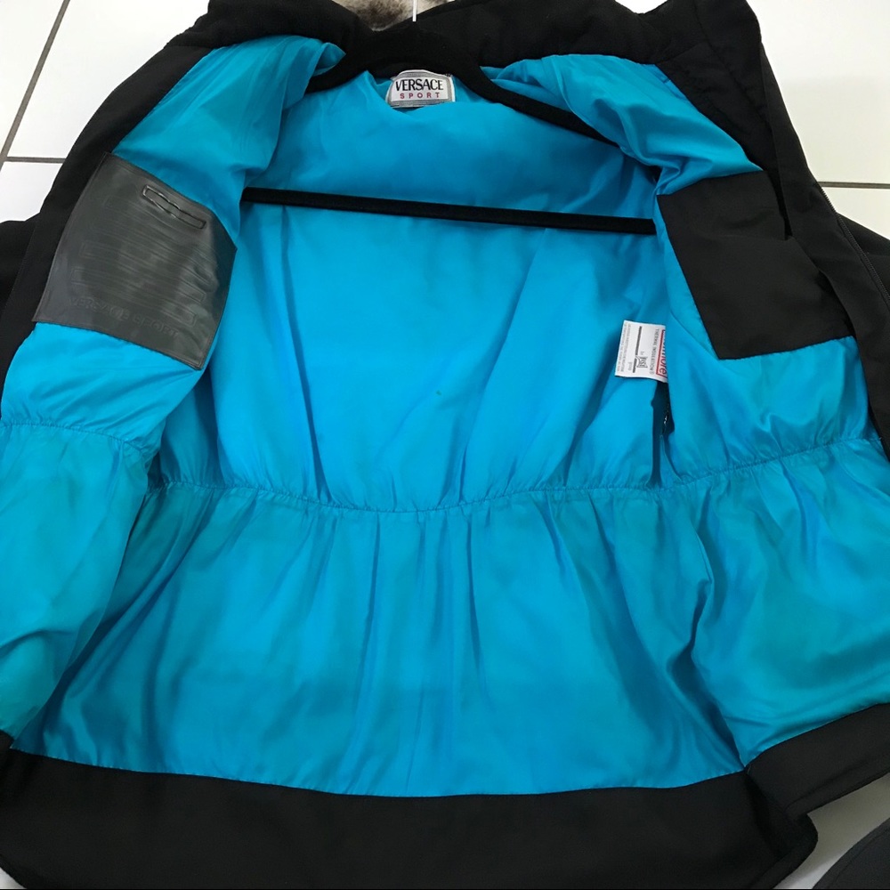 🚫SOLD🚫🎿 Versace Sport Apres-Ski Coat 🎿 - Picture 7 of 8