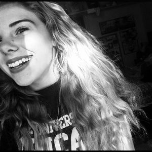 Meet your Posher, Lilia