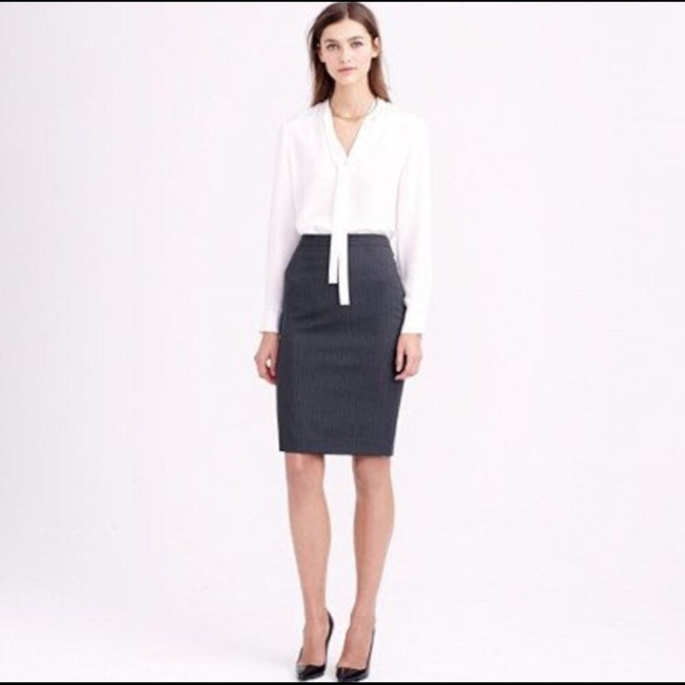 J Crew Gray Pinstripe pencil skirt NWOT sz 000