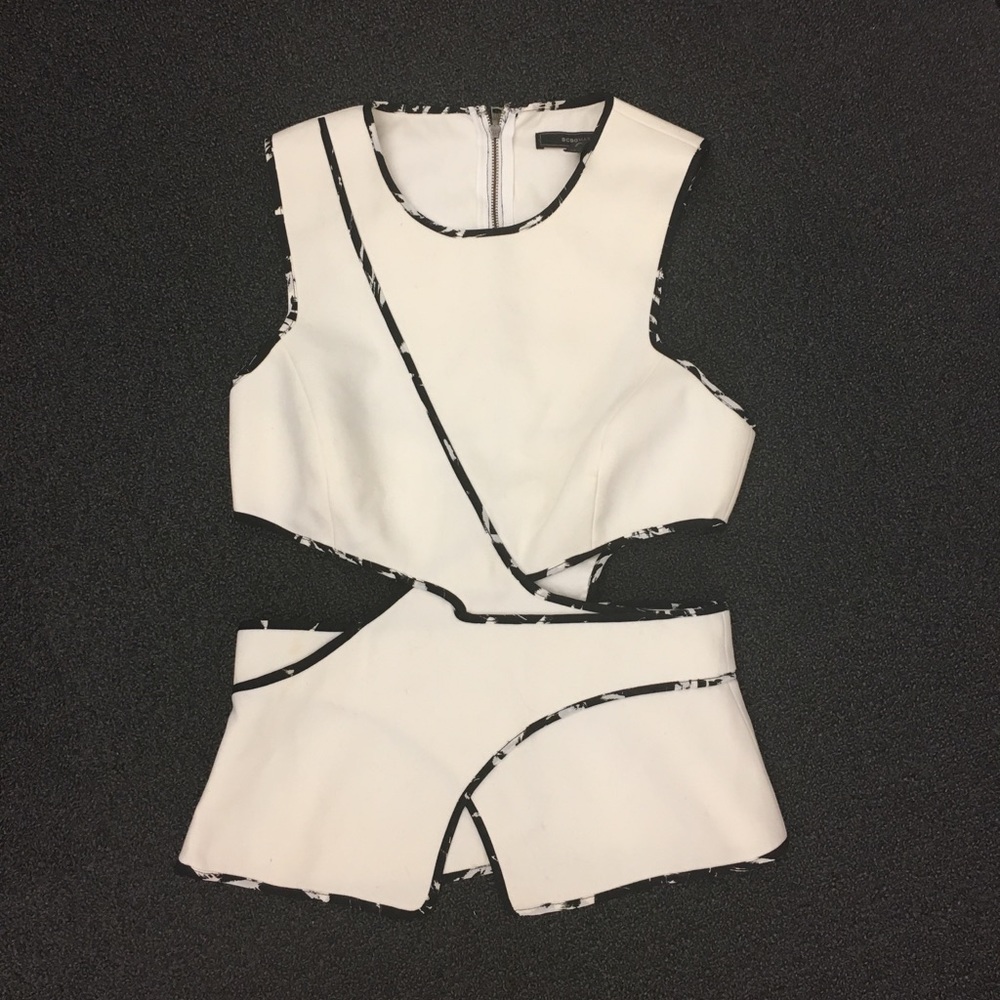 BCBG Criss Cross Cutout Top - XS