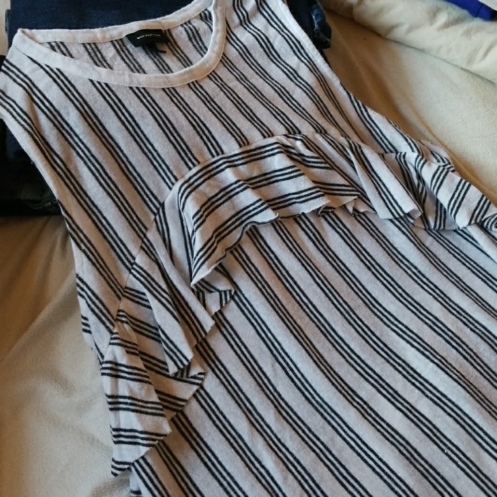 Cute blouse!